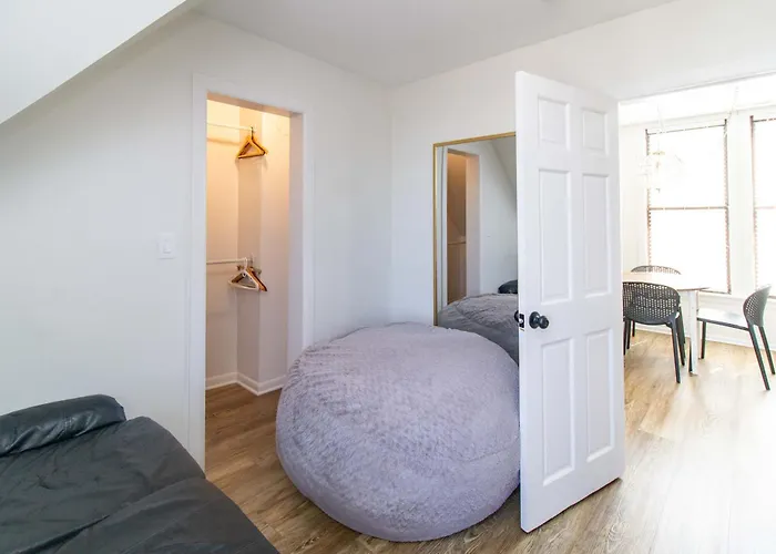 Chi-town Hideout #2 - Near Metra Apartment